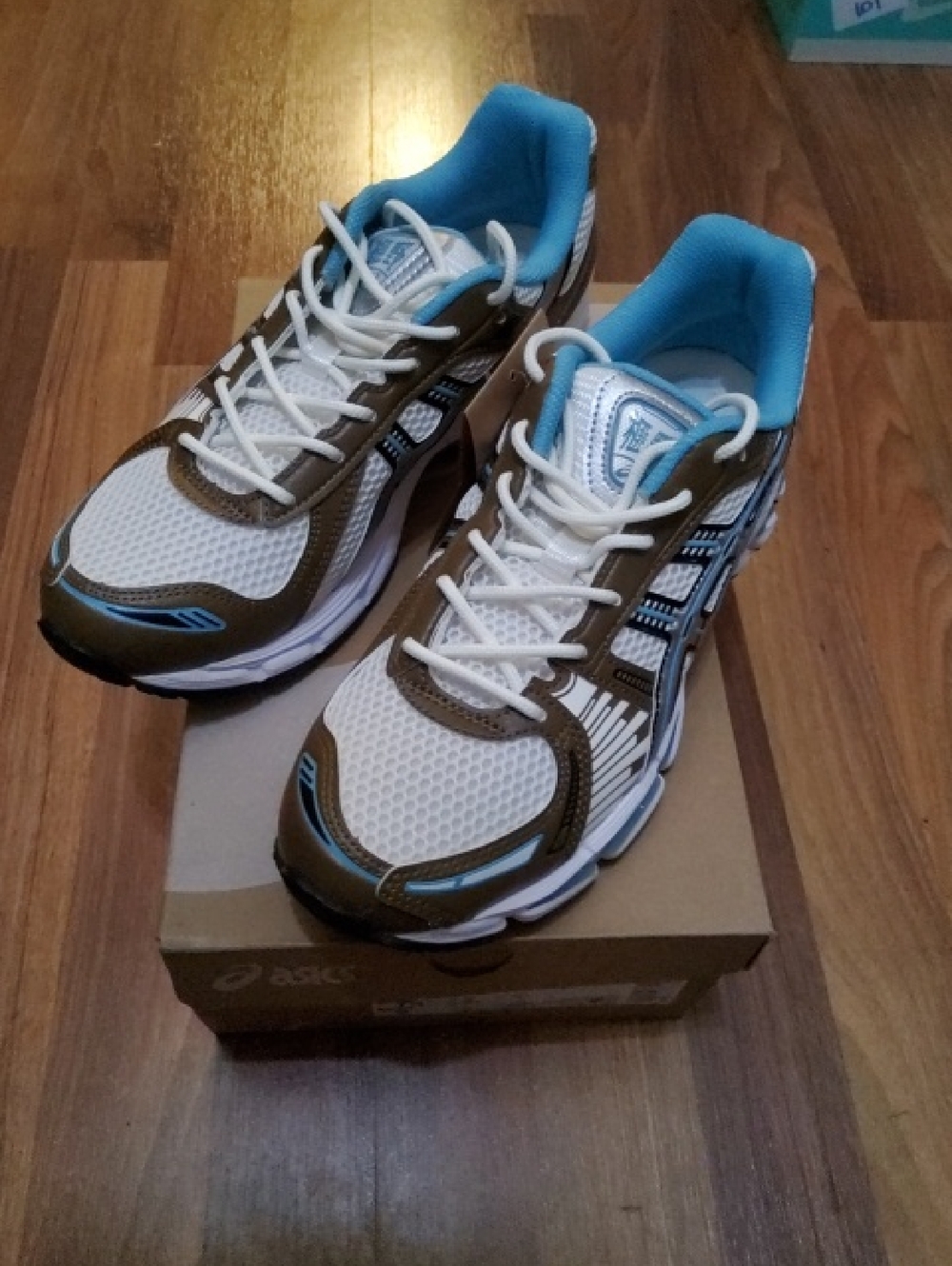 NWT ASICS x KITH Women's Sneakers in White Size Womens 7.5, 9/Mens 6, 7.5 - Picture 11 of 12